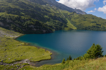 Fototapeta premium Jezioro Engstlensee nad Engelberg w Szwajcarii