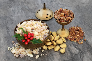 Gold Frankincense and Myrrh with Holly