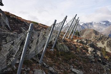 Steinschlagnetze in den Alpen