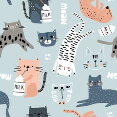 Modèle sans couture avec différents chats drôles. Texture enfantine créative. Idéal pour le tissu, textile Vector Illustration