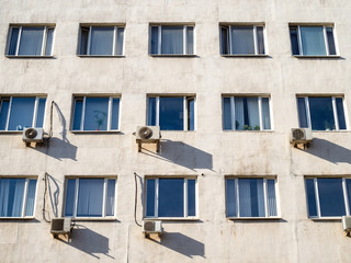 Fototapeta na wymiar facade of white urban building in Moscow city