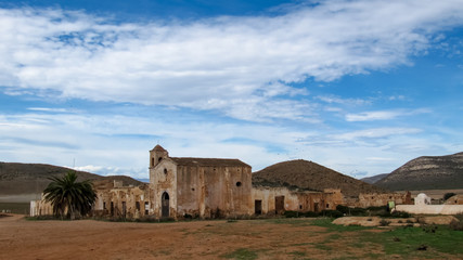 Ruinen des Cortijo del Fraile, Schauplatz von Lorcas "Bluthochzeit", Cabo de Gata, Andalusien, Spanien, Spanisches Gehöft, Bauernhaus, Drehort vieler Western