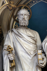Obraz premium Saint Peter, altar of St. Peter and Paul in Zagreb cathedral dedicated to the Assumption of Mary