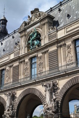 Paris Louvre Building details