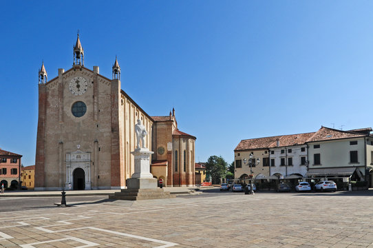 Piazza Comunale e Parrocchia Duomo di Montagnana - Padova