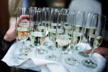 Many champagne glasses on the presentation