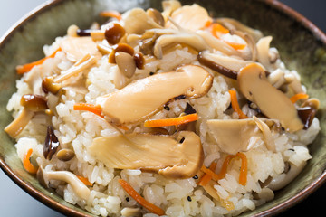 キノコの炊き込みご飯