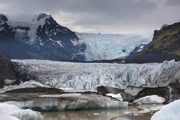 Stunning Vatnajokull glacier and mountains in Iceland