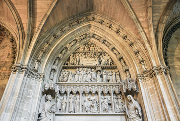 Puerta Preciosa de la catedral de Pamplona, Navarra, España