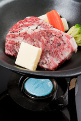 食事　牛肉　ステーキ　野菜　肉汁　料理　赤身　会席　飛騨牛　霜降り　焼　おいしそう　アップ　ズーム　和食　旅行　ご飯　人気　日本　ホテル　旅館　宿　料理長　おすすめ　陶器　懐石　ごちそう　美味　にんじん　出汁　あったか　冬　no1 ブロッコリー　肉料理　バーベキュー　アウトドア　子供　焼肉　サーロイン　ビーフ　