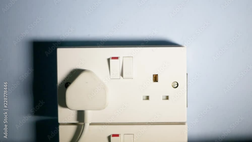 Poster so yep! ii had some free time to create some items. simple plug interactions