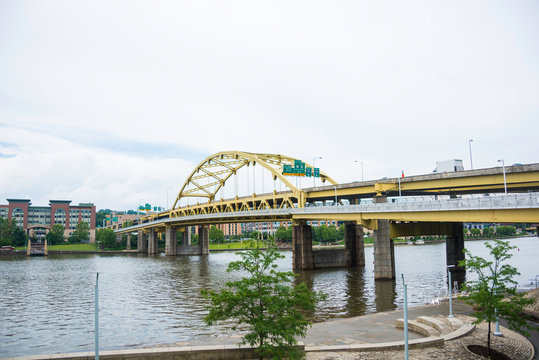 Fort Duquesne Bridge in Pittsburgh
