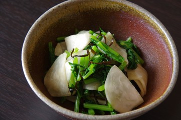 蕪と蕪の葉のお漬物　和食