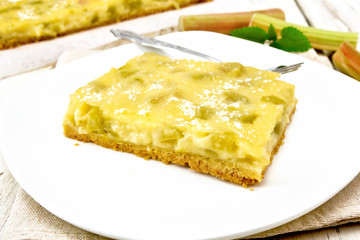 Kukhen with rhubarb and pudding on board