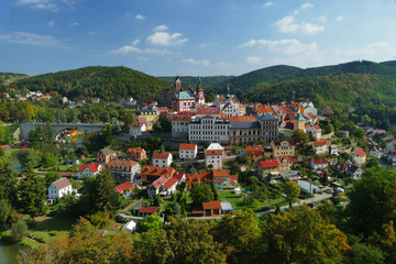 Obraz premium Panoramic view of famous medieval town Loket with castle above Ohre river, Karlovy Vary, Czech Republic