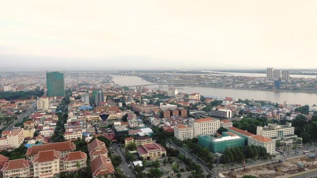 Time-lapse of Phnom Penh city view in the morning