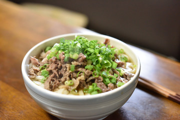 日本の美味しい手作り肉うどん