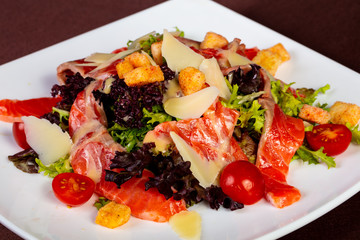 Salmon salad with mustard sauce