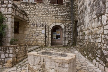 Fototapeta na wymiar Ancient museum of the ancient city of Saont Paul de Vence in France
