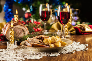 Obraz na płótnie Canvas Traditional italian porchetta on festive table