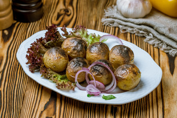 Potatoes roasted on the coals