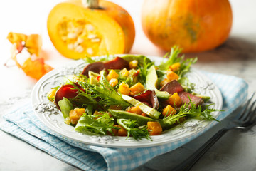Roast beef salad with pumpkin