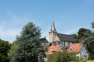 Obraz premium Kirche von Essen Kettwig im Ruhrgebiet, Deutschland