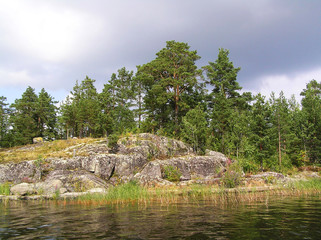 Fototapeta na wymiar lake in the forest, lake Ladoga, Karelia,