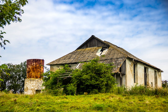 abandoned old barn