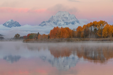 Fototapeta na wymiar Scenic Teton autumn Sunrise Reflection