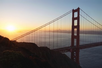 Fototapeta premium Sonnenaufgang an der Golden Gate Bridge | San Francisco | USA