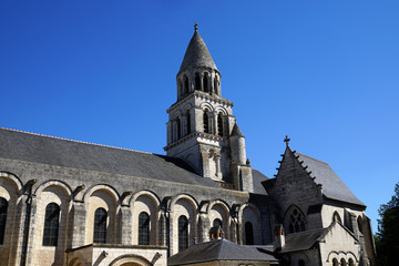 Fototapeta na wymiar clocher de l'église Notre-Dame-la-Grande à Poitiers