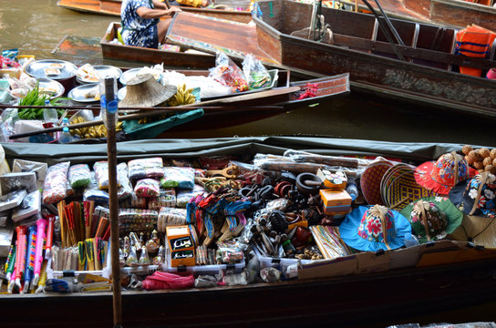 marché flottant de bangkok