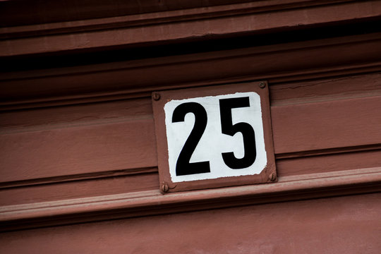 Hausnummer 25