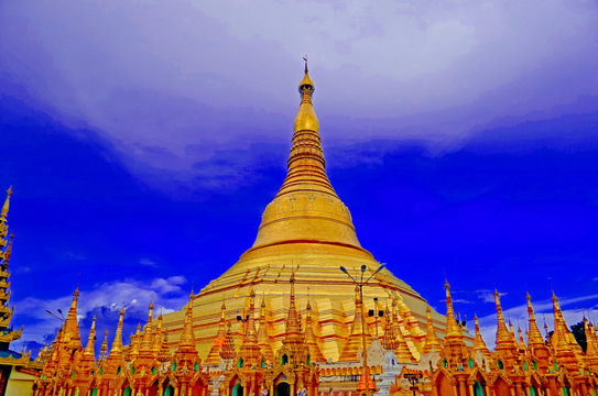 ミャンマーのパゴダ(油絵） ミャンマーのパゴダ(油絵） Pagoda Yangon Stock Illustrations