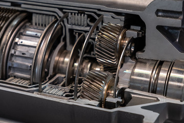 Planetary gears inside automatic transmission