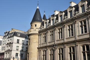 Fototapeta na wymiar Rue Saint-Martin à Paris, France