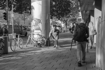 Streetlife München mit Fahrrädern / s-w
