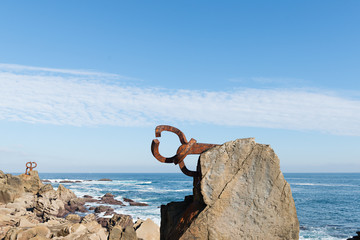 Fototapeta premium San Sebastian, sculptures Peine del Viento