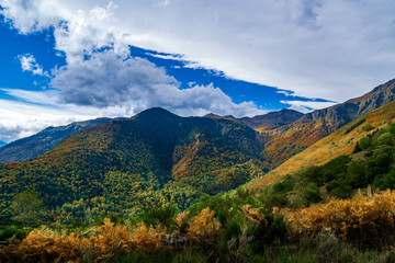 Otoño en Pirineos, Val de Aran. España