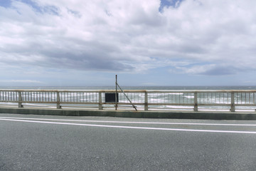 海辺の道路