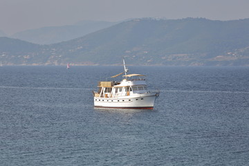 Obraz premium Bateau au large
