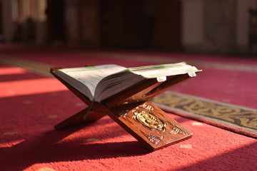 Al Quran opened in mosque
