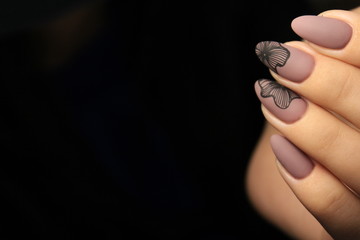 glamorous manicure design