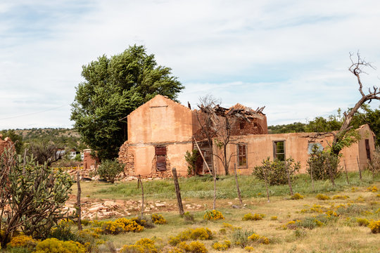 abandoned adobe house new mexico