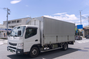 箱トラック ライフライン