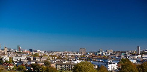 Obraz premium Panoramic view of the City Of Plymouth on a bright sunny day
