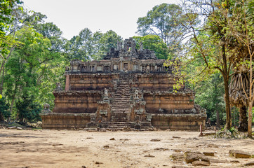 Fototapeta premium Phimeanakas, a Hindu temple inside the walled enclosure of the Royal Palace of Angkor Thom, Cambodia