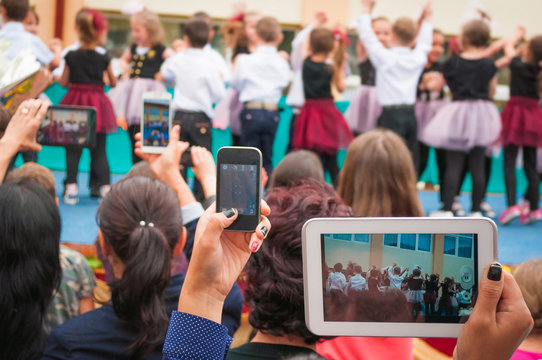 Multiple devices capturing video at an event