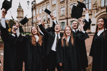 Caps Up. Graduate. Architecture. Finish Studies.